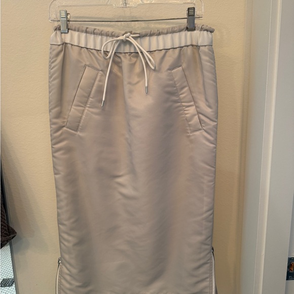 Sacai Asymmetrical Nylon Silver Skirt with Side Zips - Picture 5 of 6